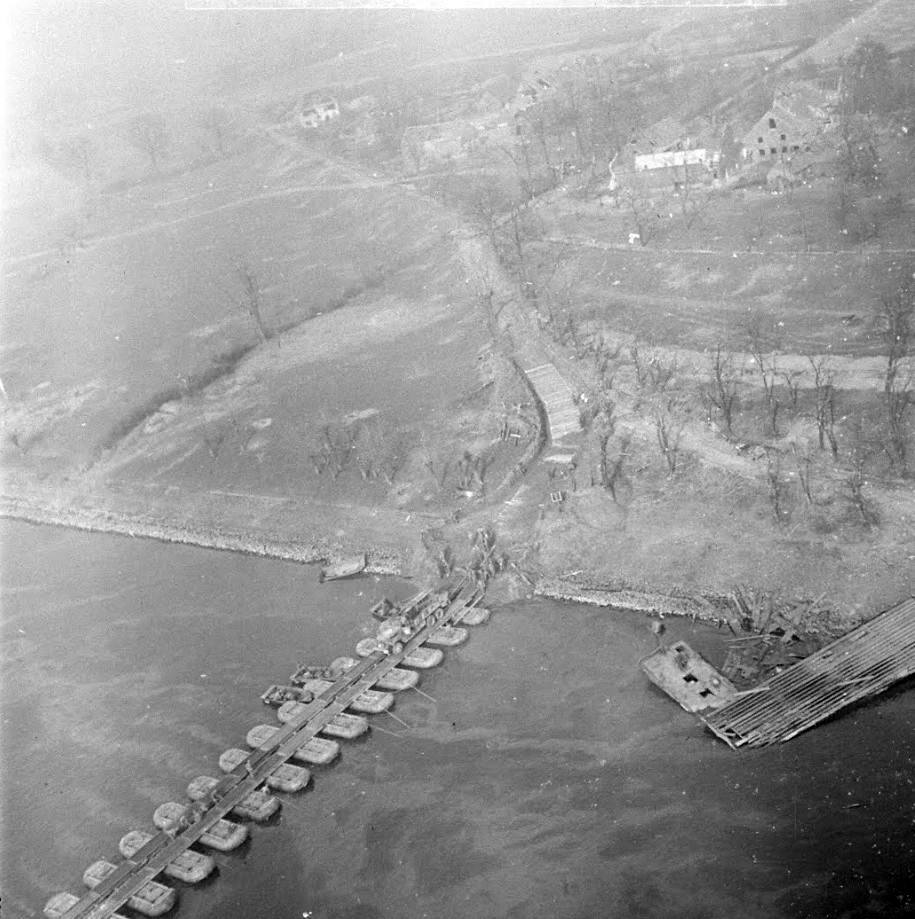 24 march 1945 Bridge building across the Rhine, 17th Armored Engineer Battalion (16)
