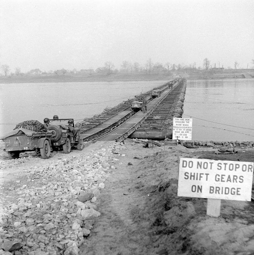 24 march 1945 Bridge building across the Rhine, 17th Armored Engineer Battalion (27)