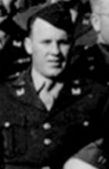 1_Captain-McMahan-at-Tidworth-Barracks-Engeland-june-may-1944-S.-Benninger